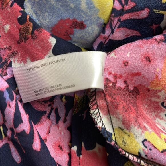 A Love Story Floral Print Sleeveless Blouse With Neck Tie size large - Picture 5 of 5